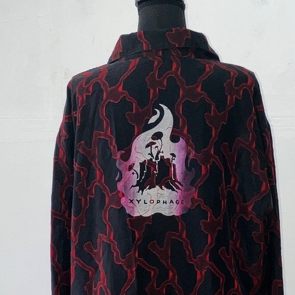 Versace Men's Black and Red Casual Shirt - Picture 3 of 11